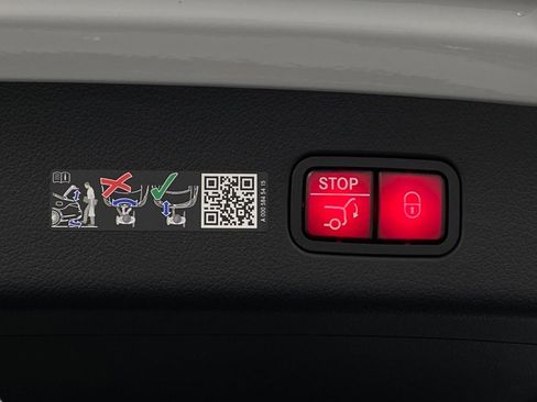 New 2026 Mercedes-Benz GLC 300 4MATIC image 7