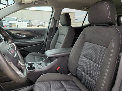 Used 2024 GMC Terrain SLE w/ Driver Convenience Package FWD image 13