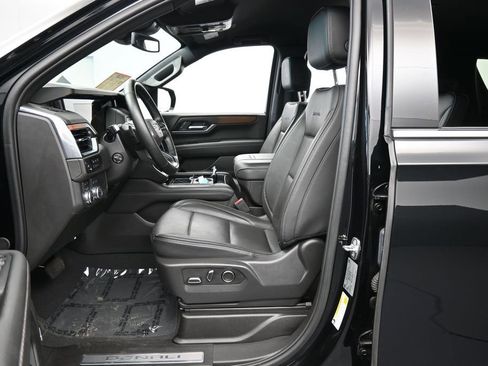 Used 2025 GMC Yukon Denali AWD/4WD image 10