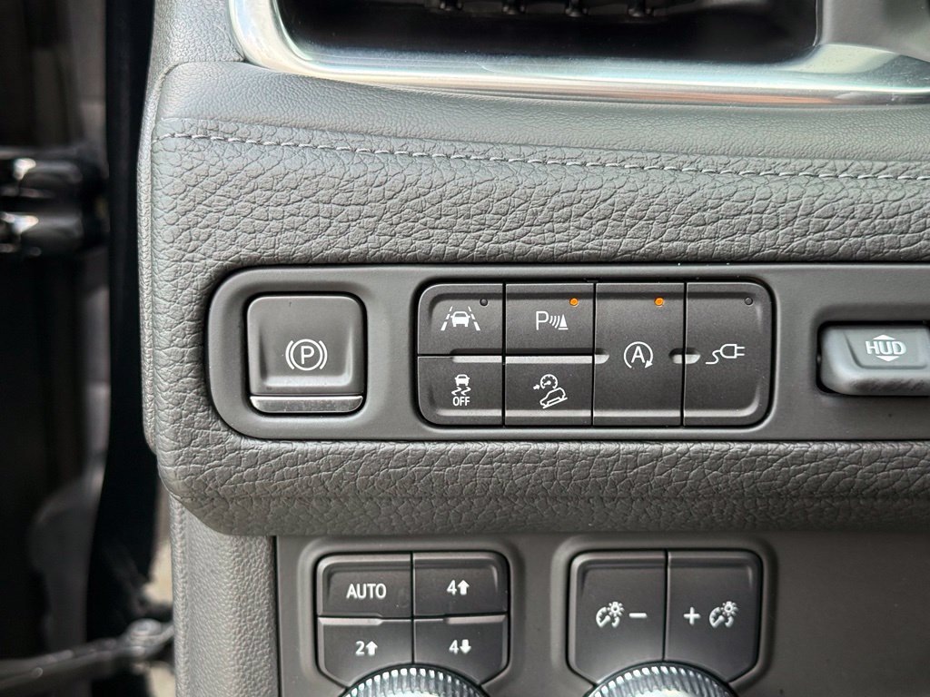 Used 2021 GMC Yukon Denali AWD/4WD image 32