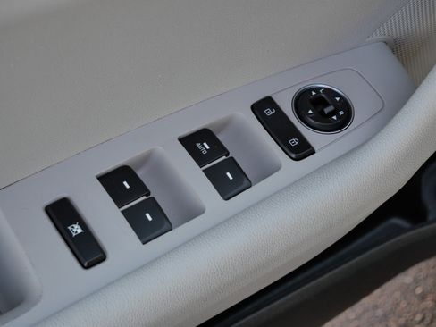 Used 2017 Hyundai Sonata SE w/ Cargo Package image 19