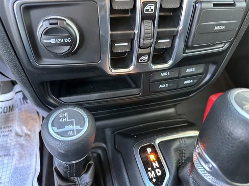 New 2023 Jeep Gladiator Willys image 28