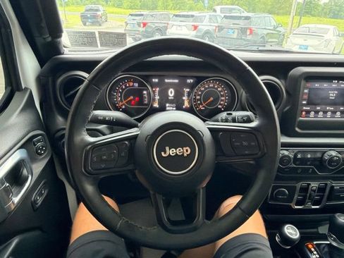 Used 2022 Jeep Wrangler Unlimited Sport AWD/4WD image 13