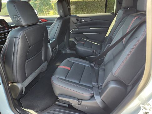 New 2026 Chevrolet Traverse RS image 6