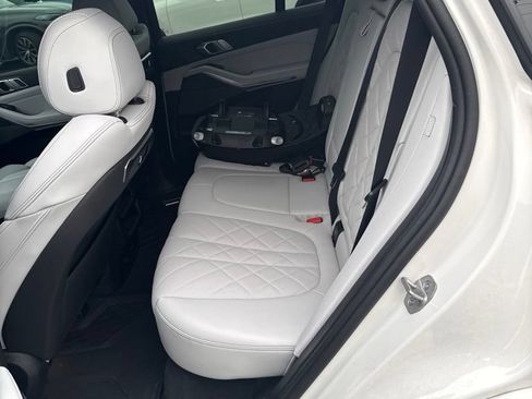 Used 2025 BMW X5 xDrive40i w/ M Sport Package AWD/4WD image 6