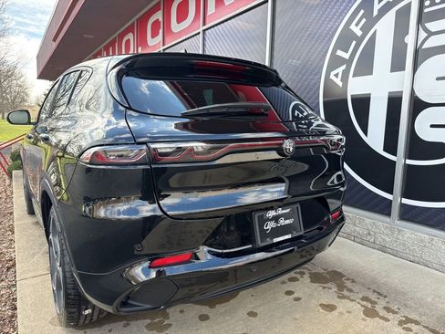 New 2026 Alfa Romeo Tonale Veloce w/ Quick Order Package 23H Volce image 8