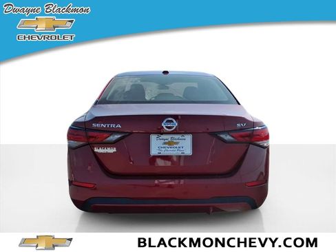 Used 2023 Nissan Sentra SV image 4