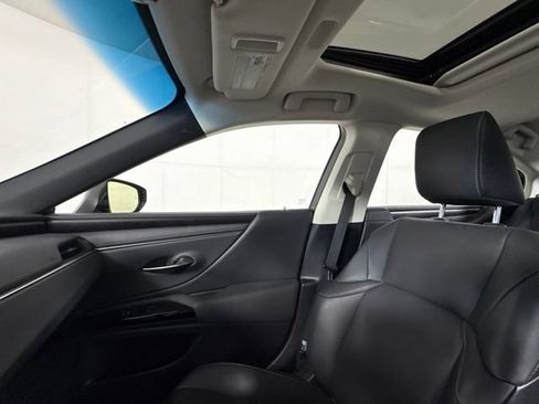 Used 2022 Lexus ES 350 w/ Premium Package FWD image 17