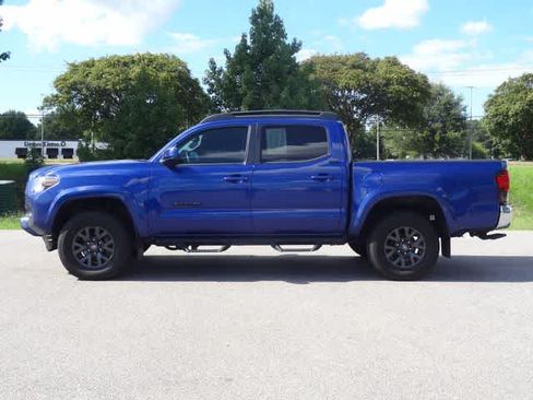 Used 2023 Toyota Tacoma SR5 AWD/4WD image 2