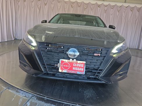 Used 2024 Nissan Altima 2.5 SR FWD image 11