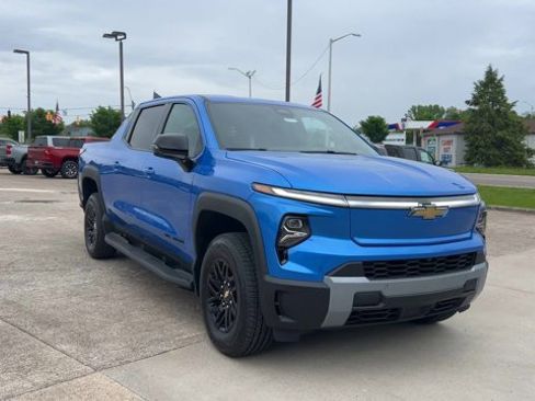 New 2025 Chevrolet Silverado EV LT image 3