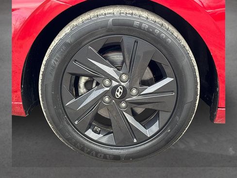 Used 2021 Hyundai Elantra SEL image 14