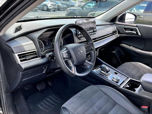 Used 2024 Mitsubishi Outlander SE AWD/4WD image 15