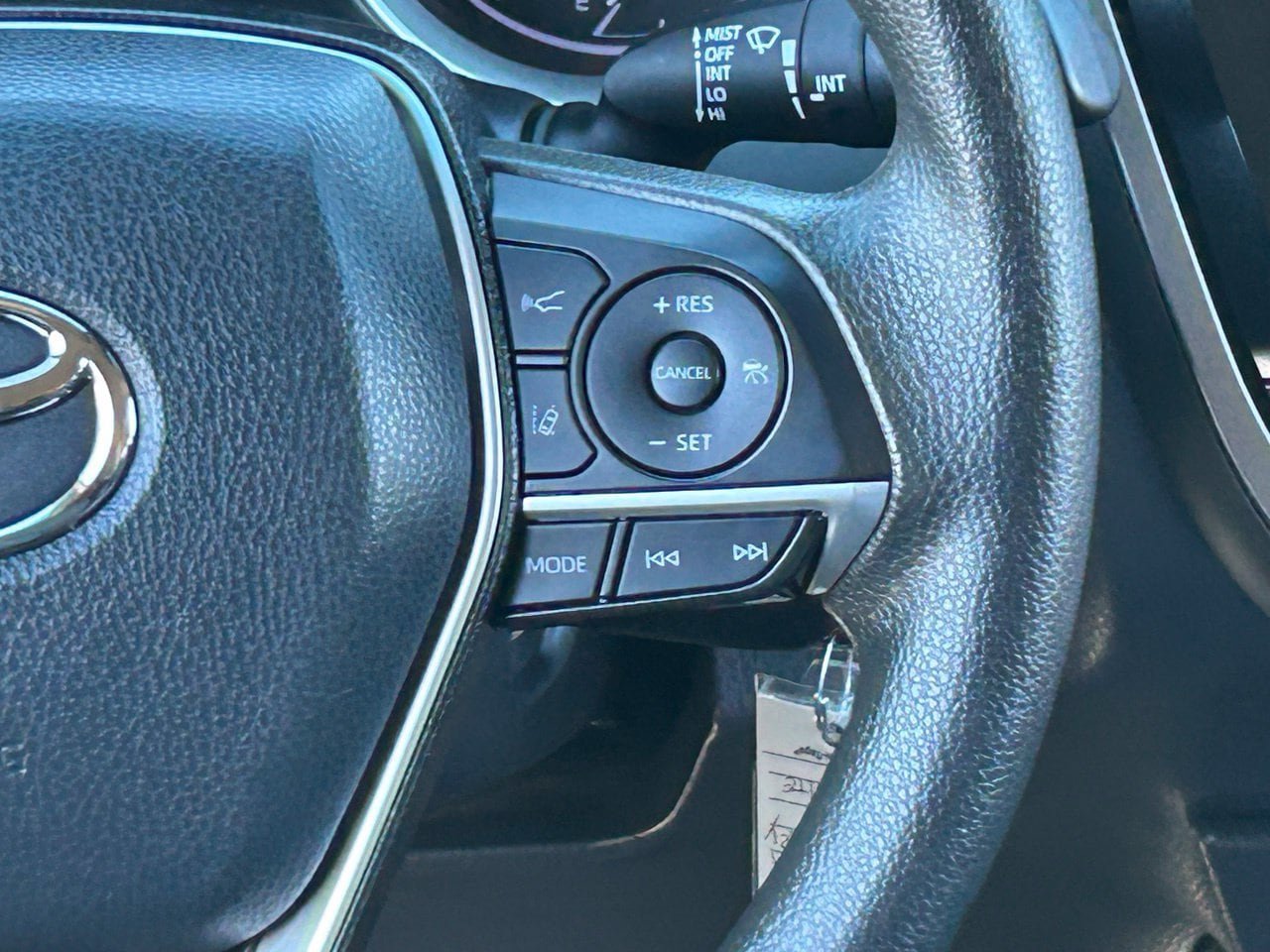 Used 2022 Toyota Camry LE w/ Carpet Mat Package (TMS) FWD image 21