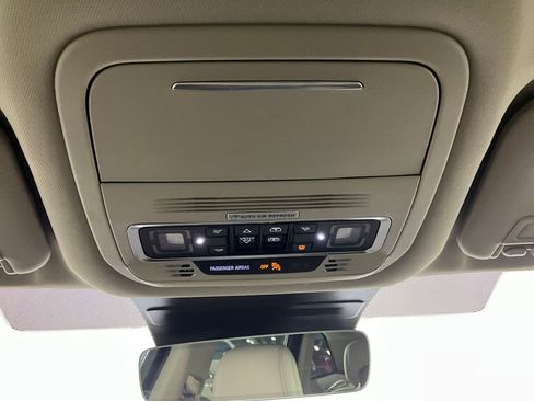 Used 2025 Lincoln Nautilus Reserve AWD/4WD image 13