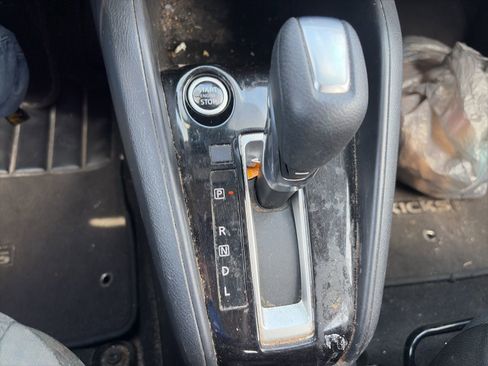 Used 2020 Nissan Kicks S image 17