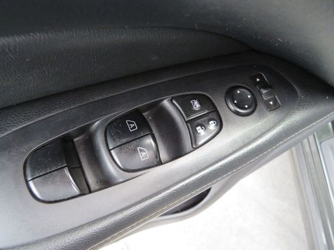 Used 2018 Nissan Pathfinder SV w/ SV All Weather Package image 48