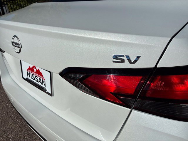Used 2023 Nissan Versa SV FWD image 9