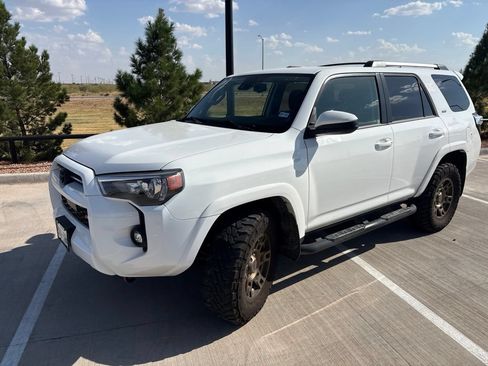 Used 2021 Toyota 4Runner SR5 AWD/4WD image 7