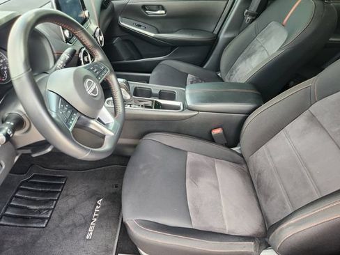 Used 2025 Nissan Sentra SR FWD image 14