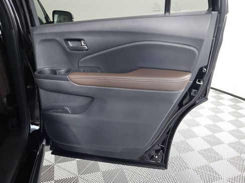 Certified 2025 Honda Passport EX-L image 27