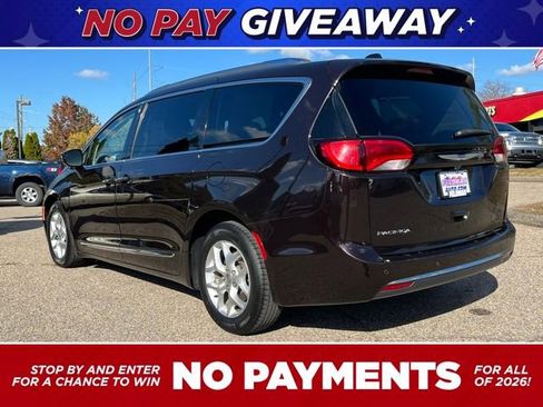 Used 2019 Chrysler Pacifica Touring-L Plus w/ Tire & Wheel Group image 3