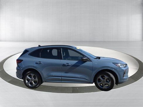 Used 2024 Ford Escape ST-Line image 9