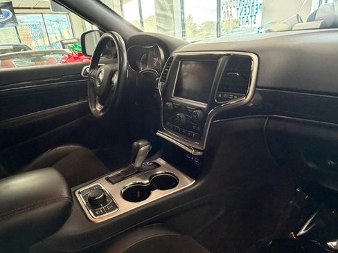 Used 2018 Jeep Grand Cherokee Trailhawk AWD/4WD image 38