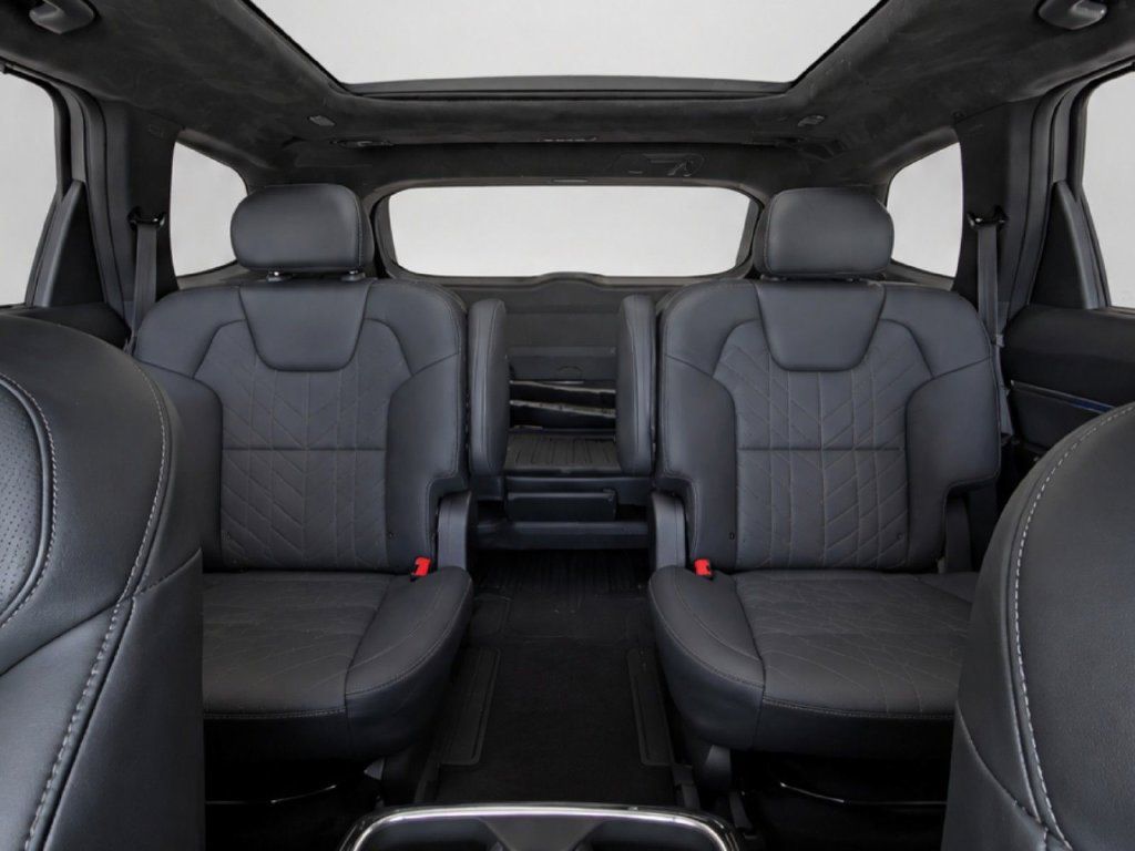 Certified 2025 Kia Telluride SX Prestige X-Line AWD/4WD image 35