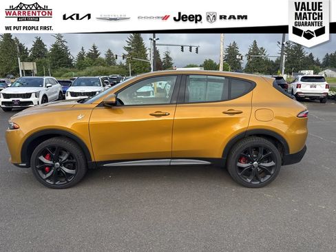 Used 2024 Dodge Hornet R/T Plus w/ Track Pack AWD/4WD image 11