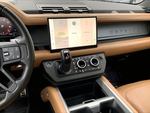 Used 2025 Land Rover Defender 130 V8 image 7