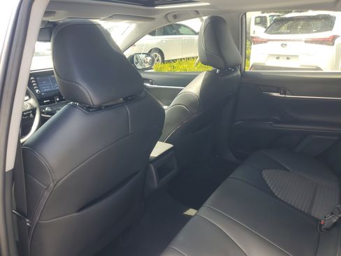 Used 2024 Toyota Camry SE w/ Convenience Package image 11