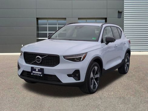 New 2026 Volvo XC40 B5 Plus w/ Protection Package Premier image 3