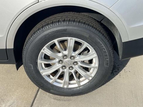 Used 2018 Cadillac XT5 FWD image 11