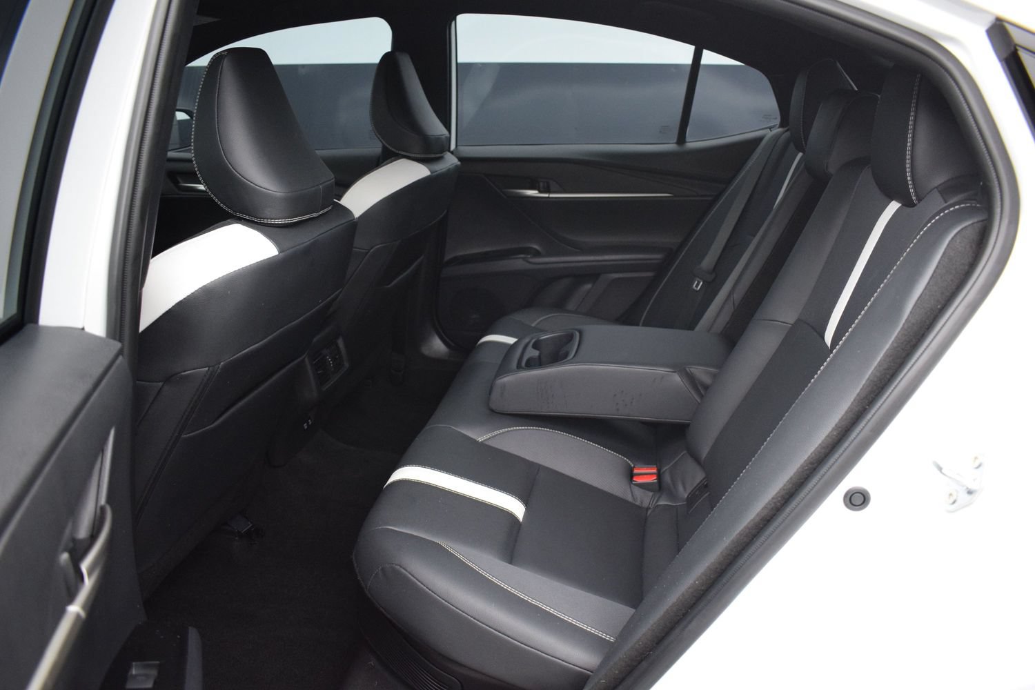 Used 2026 Toyota Camry SE FWD image 12