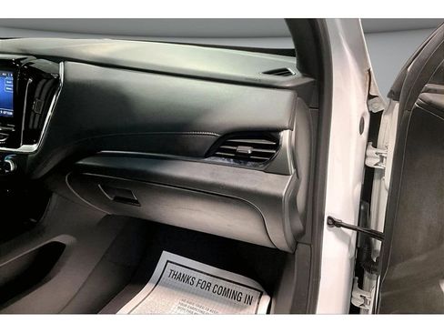 Used 2023 Chevrolet Traverse LT AWD/4WD image 17
