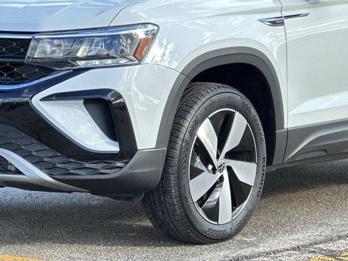 Used 2024 Volkswagen Taos S image 8