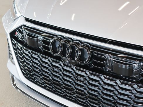 Used 2023 Audi RS 7 Sportback w/ Carbon Optic Package image 33