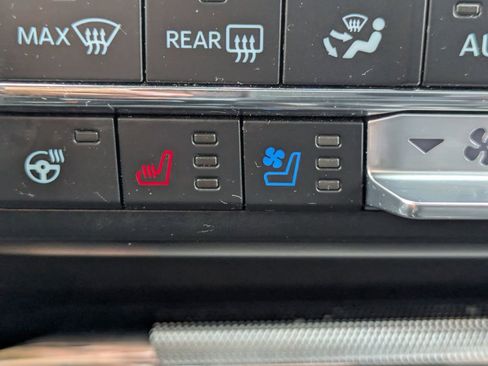 Used 2022 Ford F150 Lariat w/ Equipment Group 502A High AWD/4WD image 24