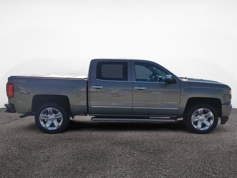 Used 2017 Chevrolet Silverado 1500 LTZ Z71 w/ LTZ Plus Package AWD/4WD image 8