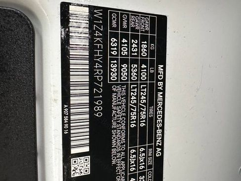 Used 2024 Mercedes-Benz Sprinter 2500 image 30