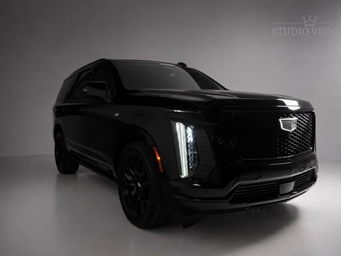 Used 2025 Cadillac Escalade Sport w/ Touring Package AWD/4WD image 3