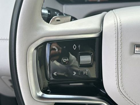 Used 2023 Land Rover Range Rover Velar R-Dynamic S image 32