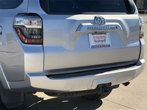Used 2014 Toyota 4Runner SR5 image 6
