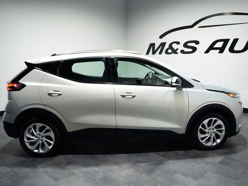 Used 2023 Chevrolet Bolt EUV LT w/ Driver Confidence Package image 24