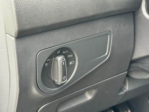 Certified 2023 Volkswagen Tiguan SEL R-Line image 36