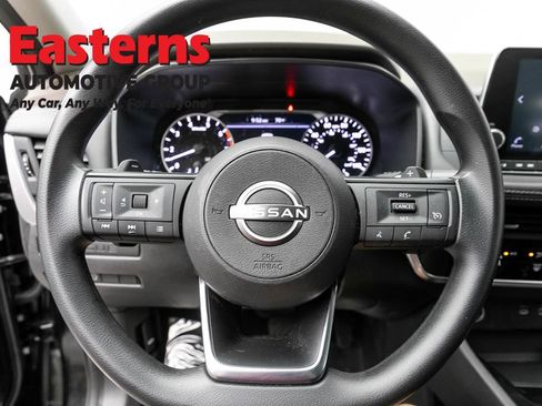Used 2023 Nissan Rogue S AWD/4WD image 10