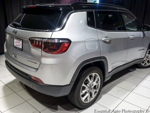 Used 2025 Jeep Compass Limited AWD/4WD image 9