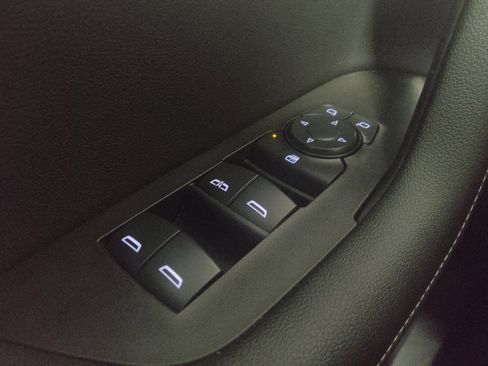 Used 2025 Chevrolet Blazer LT FWD image 27