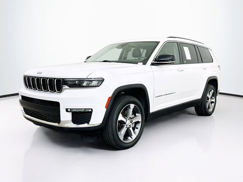 Used 2023 Jeep Grand Cherokee L Limited image 3